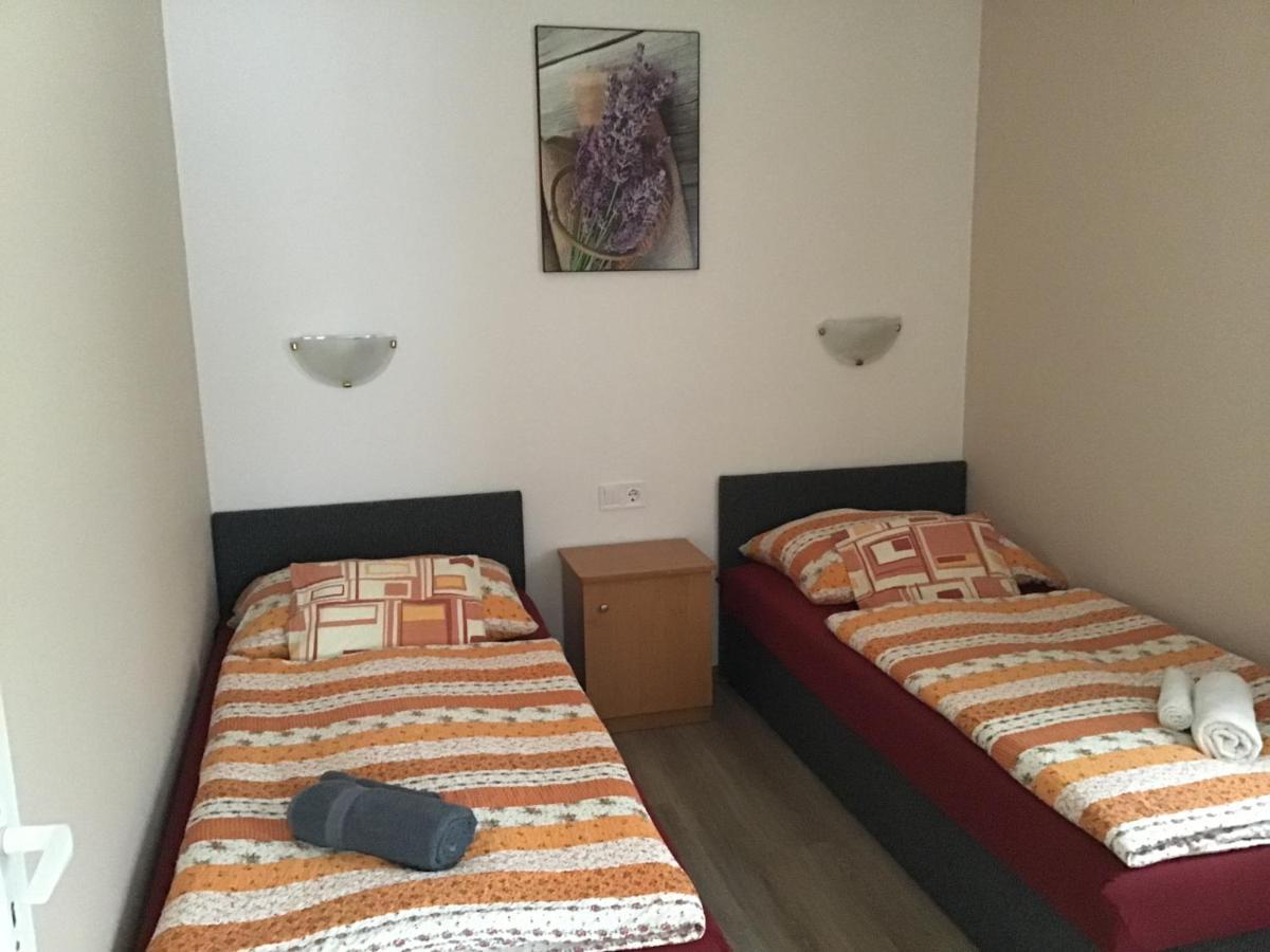Dravecz Apartman Balatonlelle Exterior foto